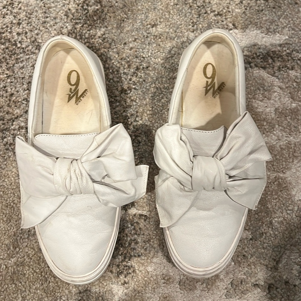 Nine West shoes white with bow